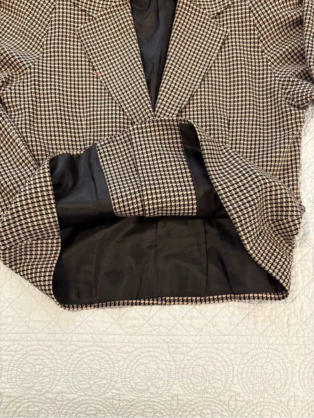 Vintage 80’s Wyndham Collection houndstooth blazer jacket. Size 10